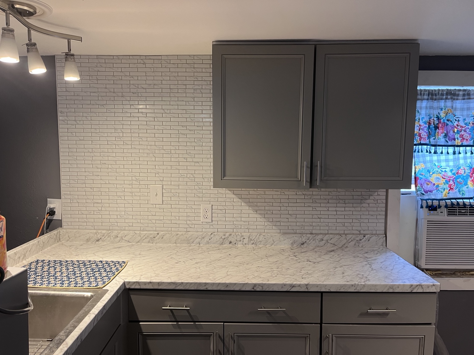 Kitchen after backsplash tile installation